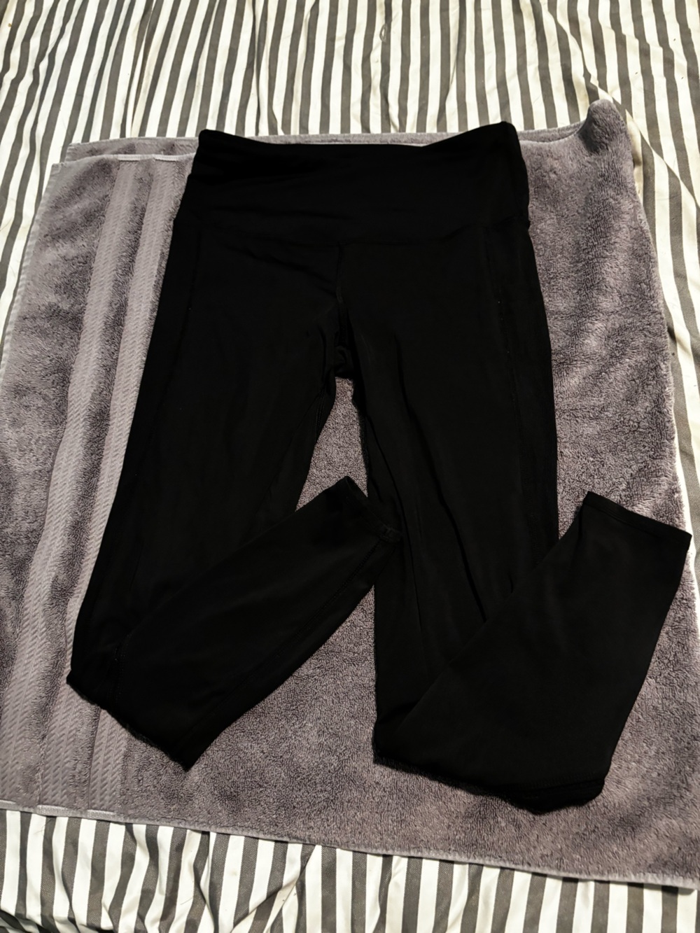 Womens size M Tangerine Black Leggings